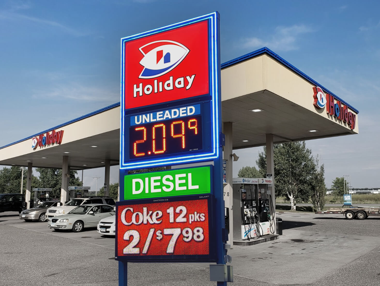 Holiday Station Stores Exterior Signage Gas Canopy and Pylon Sign with Digital Signs